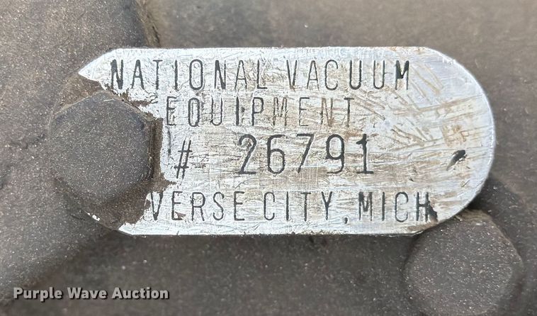 image for item ED5130 2013 Hino 268 vacuum truck