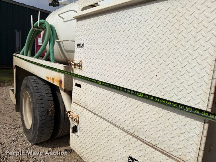 image for item ED5130 2013 Hino 268 vacuum truck