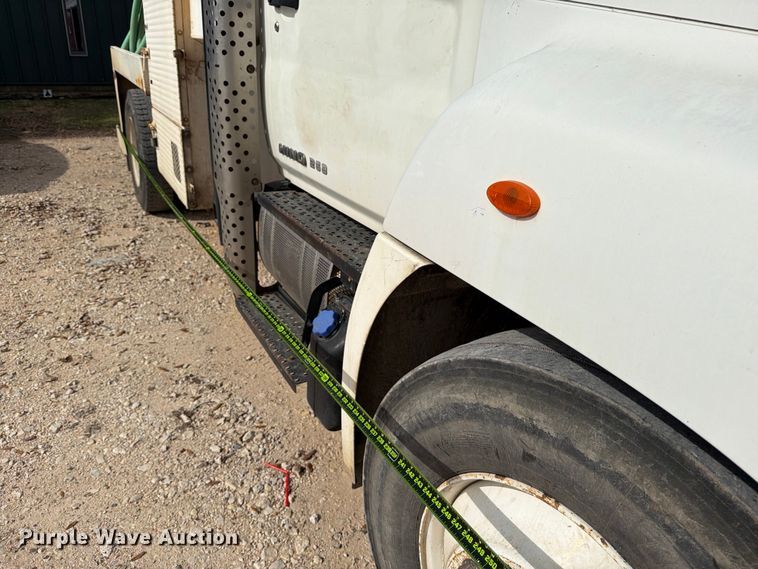 image for item ED5130 2013 Hino 268 vacuum truck