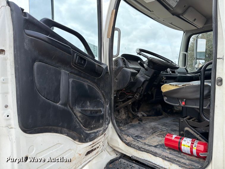 image for item ED5130 2013 Hino 268 vacuum truck