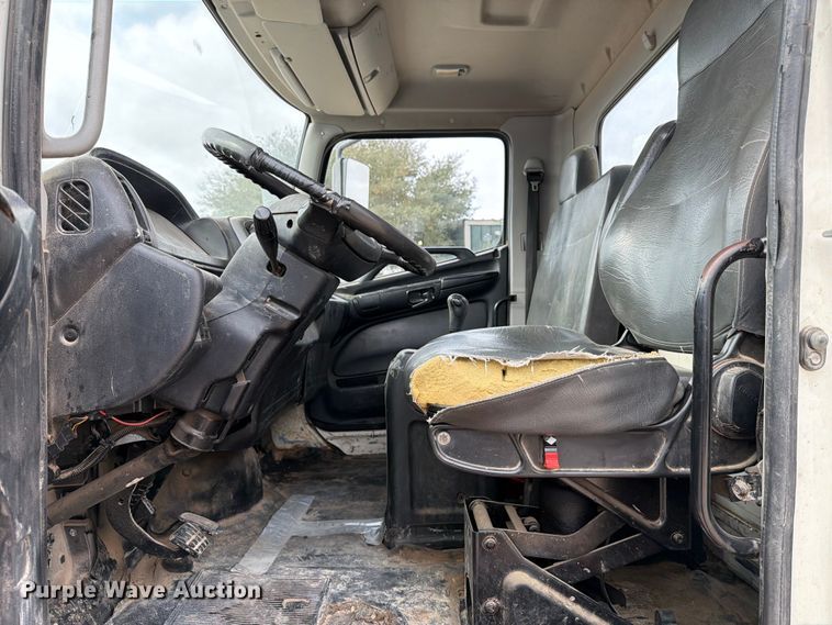 image for item ED5130 2013 Hino 268 vacuum truck