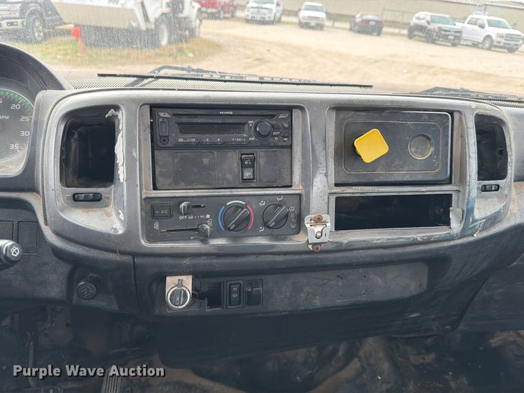 image for item ED5130 2013 Hino 268 vacuum truck