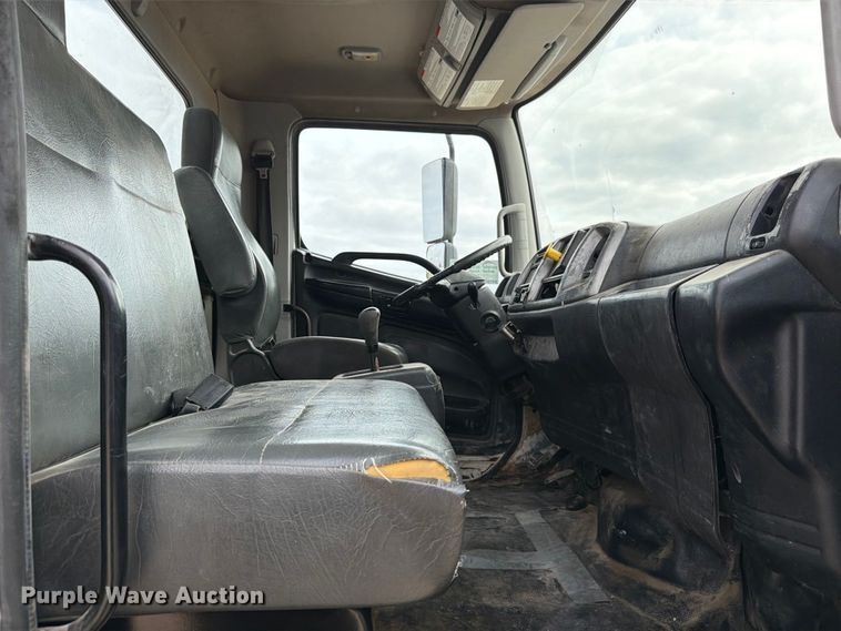 image for item ED5130 2013 Hino 268 vacuum truck