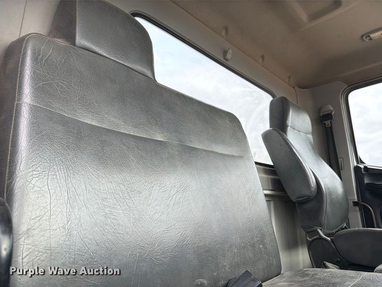 image for item ED5130 2013 Hino 268 vacuum truck