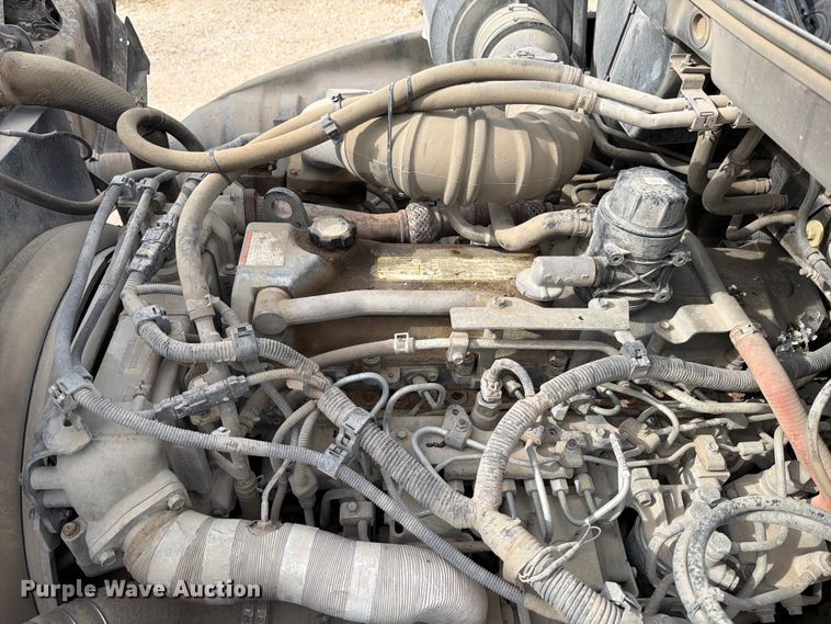 image for item ED5130 2013 Hino 268 vacuum truck