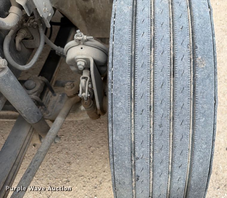 image for item ED5130 2013 Hino 268 vacuum truck