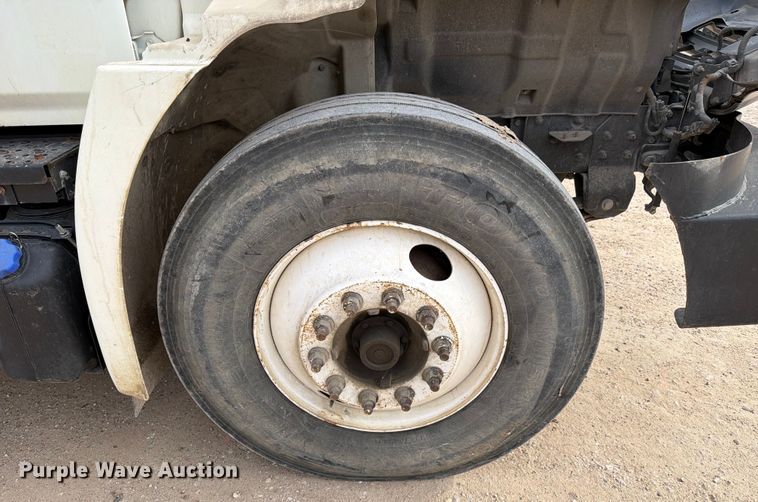 image for item ED5130 2013 Hino 268 vacuum truck