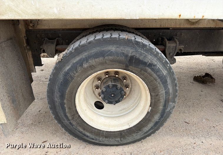 image for item ED5130 2013 Hino 268 vacuum truck