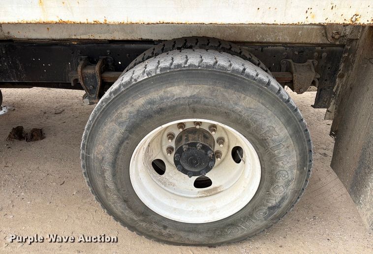 image for item ED5130 2013 Hino 268 vacuum truck