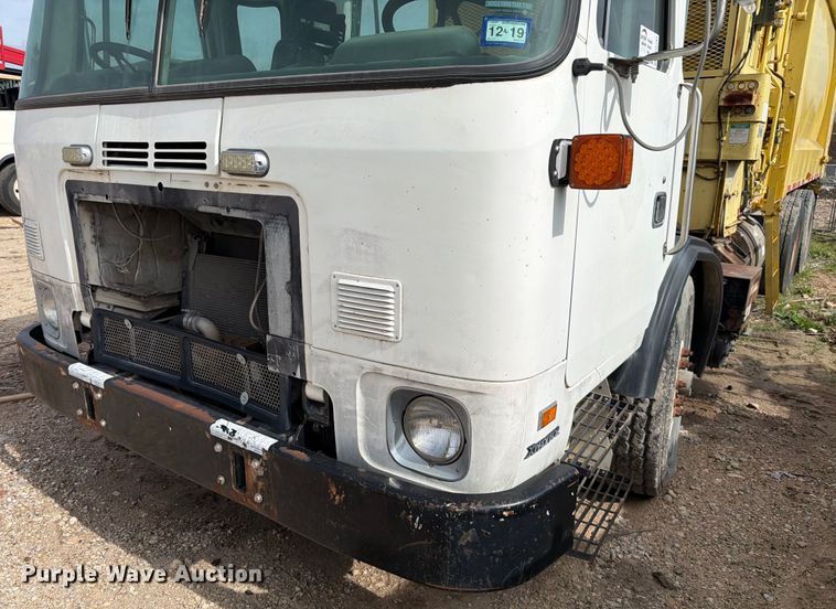 image for item ED5131 2009 Autocar Xpeditor refuse truck