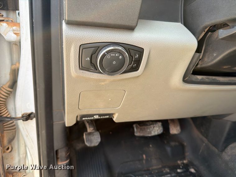 image for item ED5139 2021 Ford F250 Super Duty XL Crew Cab pickup truck