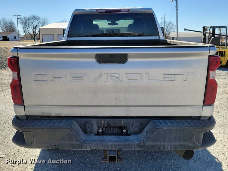 image for item EE0871 2022 Chevrolet Silverado 2500HD Crew Cab pickup truck