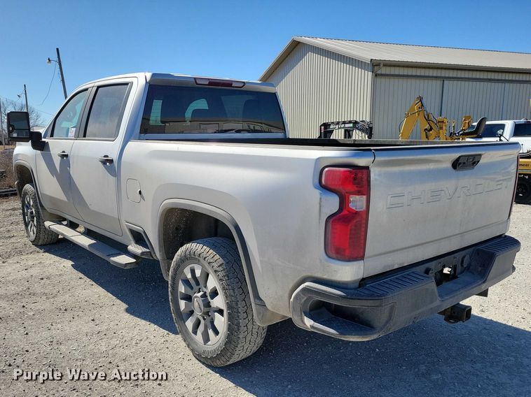 image for item EE0871 2022 Chevrolet Silverado 2500HD Crew Cab pickup truck