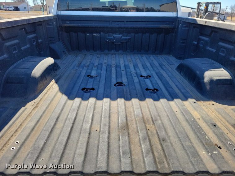 image for item EE0871 2022 Chevrolet Silverado 2500HD Crew Cab pickup truck