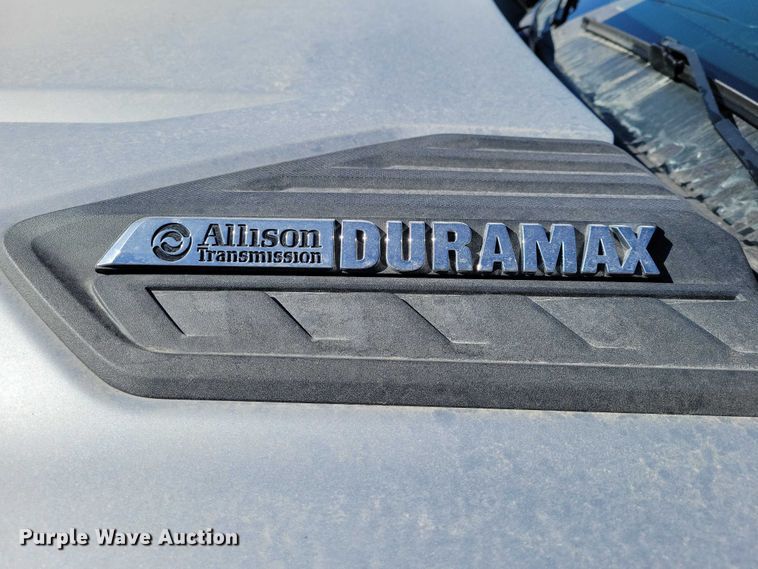 image for item EE0871 2022 Chevrolet Silverado 2500HD Crew Cab pickup truck