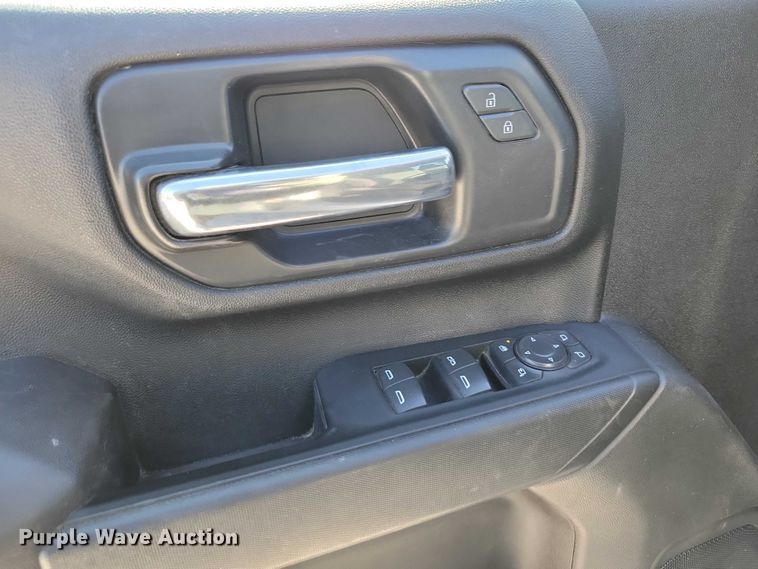 image for item EE0871 2022 Chevrolet Silverado 2500HD Crew Cab pickup truck