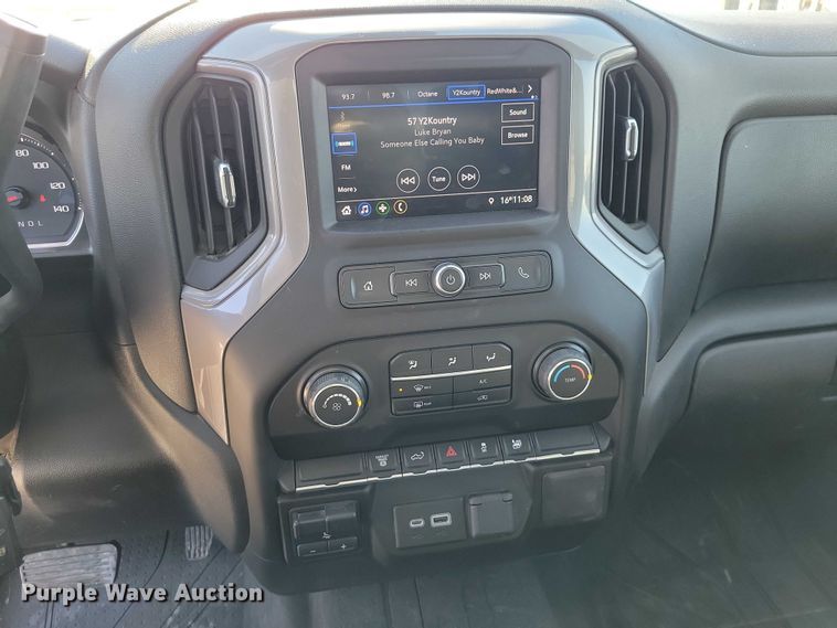 image for item EE0871 2022 Chevrolet Silverado 2500HD Crew Cab pickup truck