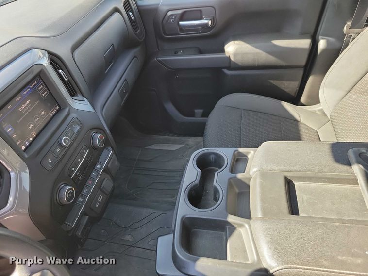 image for item EE0871 2022 Chevrolet Silverado 2500HD Crew Cab pickup truck