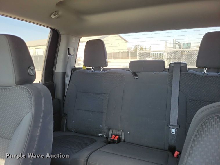 image for item EE0871 2022 Chevrolet Silverado 2500HD Crew Cab pickup truck