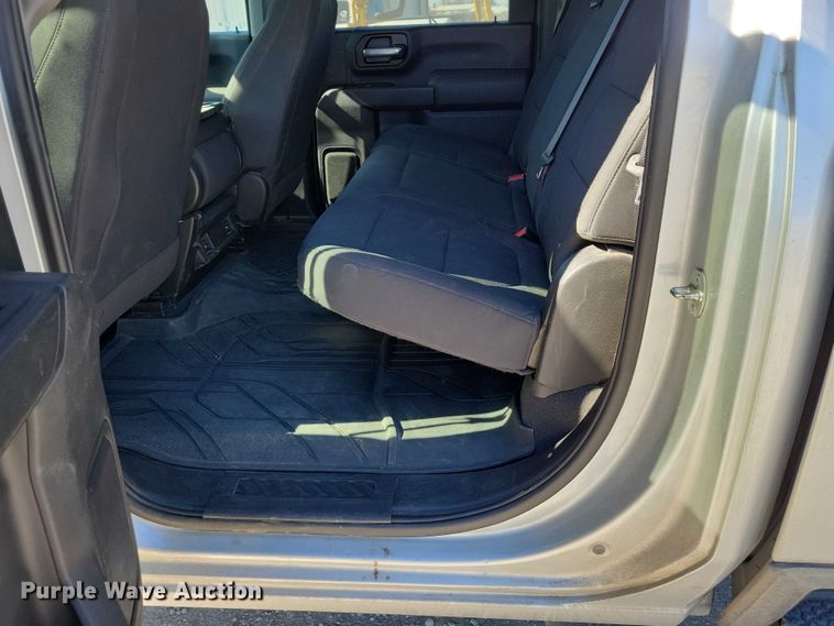 image for item EE0871 2022 Chevrolet Silverado 2500HD Crew Cab pickup truck