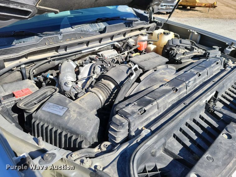 image for item EE0871 2022 Chevrolet Silverado 2500HD Crew Cab pickup truck