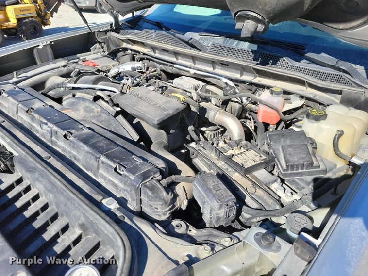 image for item EE0871 2022 Chevrolet Silverado 2500HD Crew Cab pickup truck