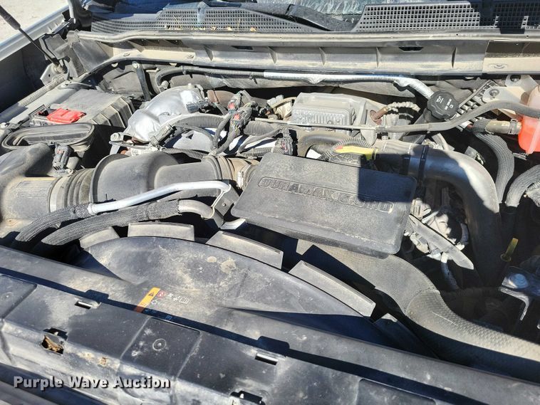 image for item EE0871 2022 Chevrolet Silverado 2500HD Crew Cab pickup truck