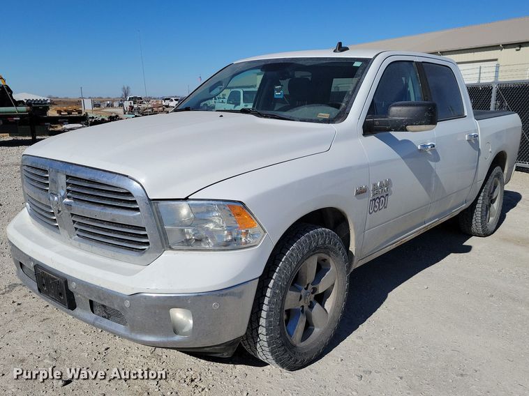 image for item EE0872 2017 RAM 1500 Crew Cab pickup truck