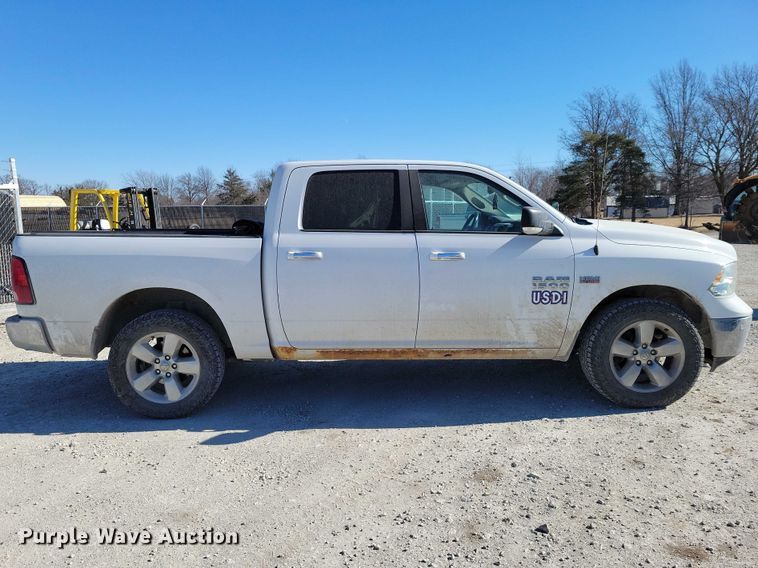 image for item EE0872 2017 RAM 1500 Crew Cab pickup truck