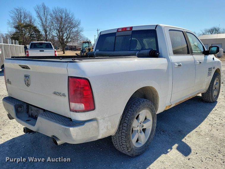 image for item EE0872 2017 RAM 1500 Crew Cab pickup truck