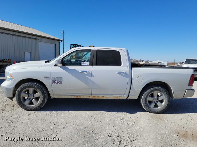 image for item EE0872 2017 RAM 1500 Crew Cab pickup truck