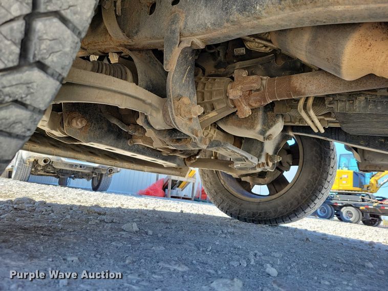 image for item EE0872 2017 RAM 1500 Crew Cab pickup truck