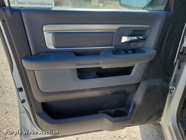 image for item EE0872 2017 RAM 1500 Crew Cab pickup truck