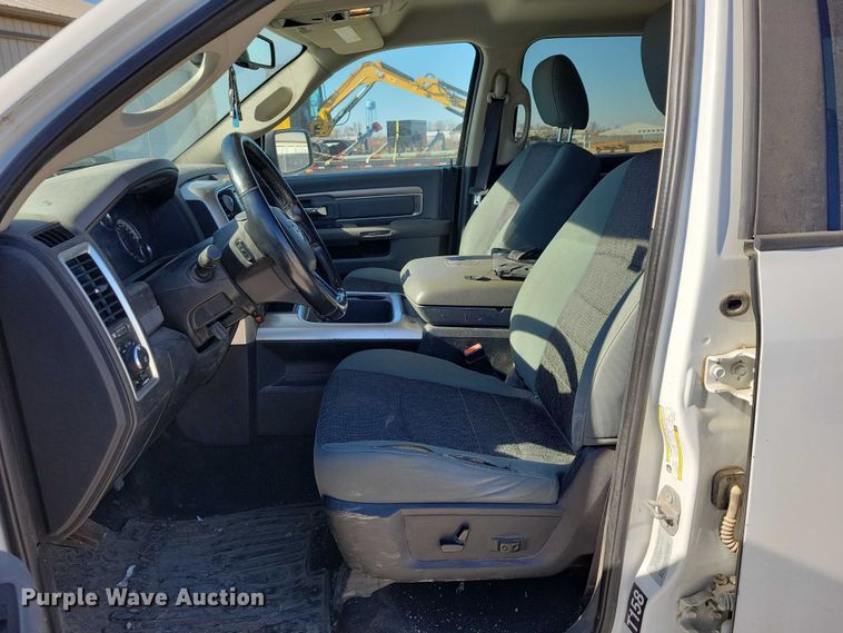 image for item EE0872 2017 RAM 1500 Crew Cab pickup truck