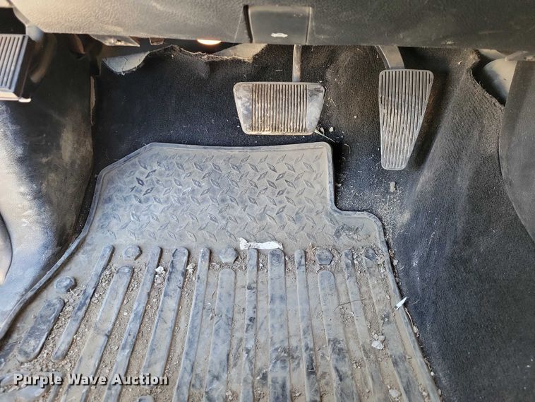 image for item EE0872 2017 RAM 1500 Crew Cab pickup truck