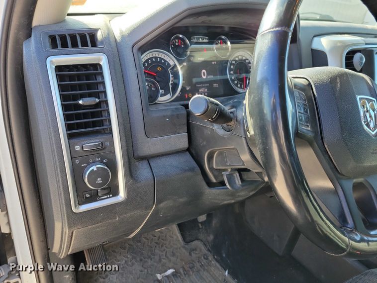 image for item EE0872 2017 RAM 1500 Crew Cab pickup truck