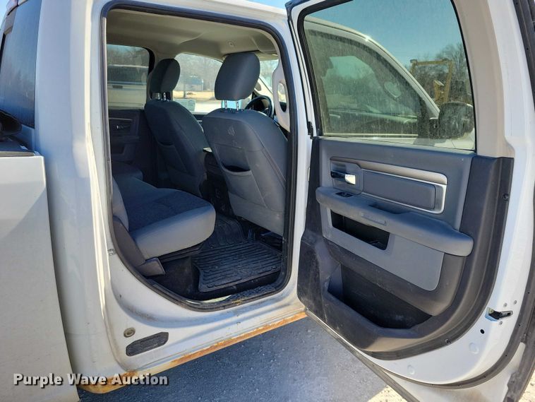 image for item EE0872 2017 RAM 1500 Crew Cab pickup truck