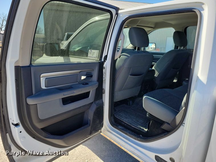 image for item EE0872 2017 RAM 1500 Crew Cab pickup truck