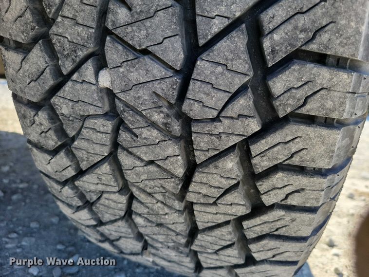 image for item EE0872 2017 RAM 1500 Crew Cab pickup truck