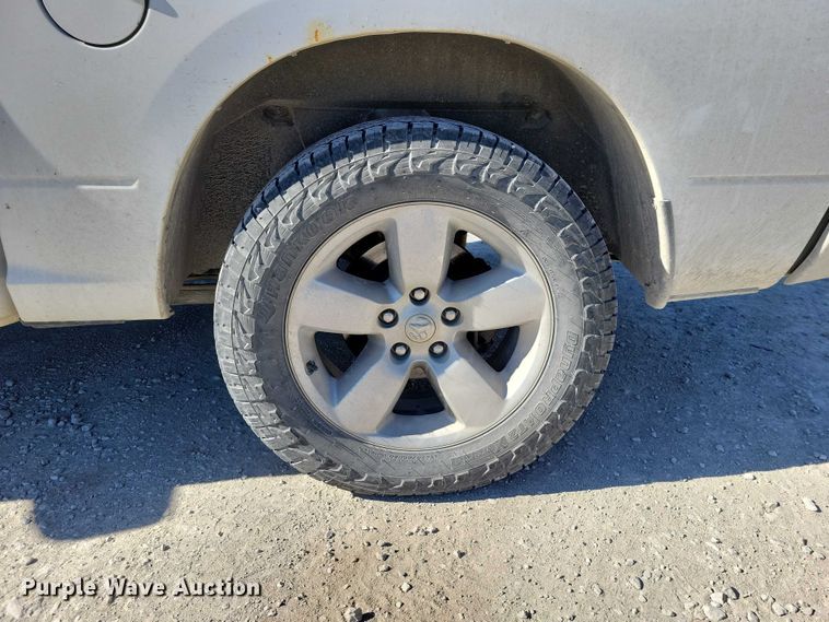 image for item EE0872 2017 RAM 1500 Crew Cab pickup truck