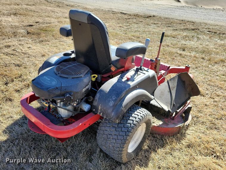 image for item EE0875 2017 Country Clipper Boulevard ZTR lawn mower