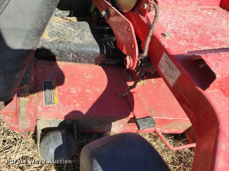 image for item EE0875 2017 Country Clipper Boulevard ZTR lawn mower