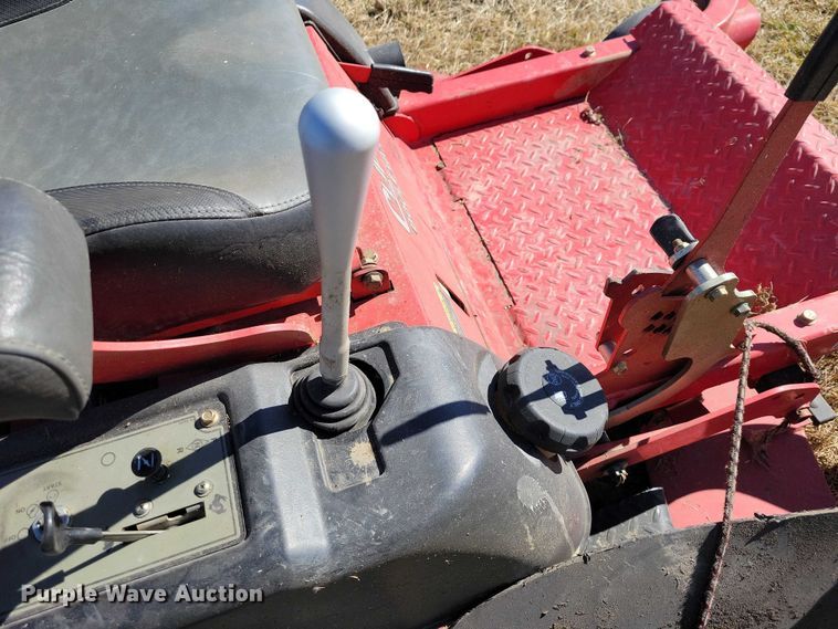 image for item EE0875 2017 Country Clipper Boulevard ZTR lawn mower