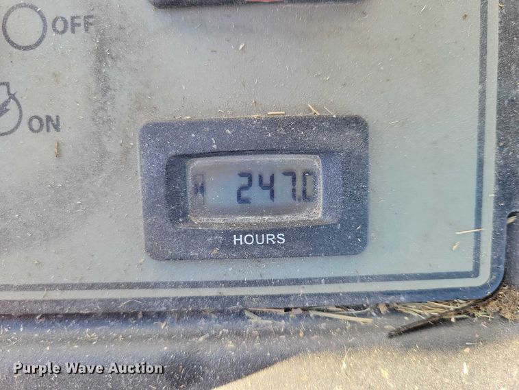 image for item EE0875 2017 Country Clipper Boulevard ZTR lawn mower