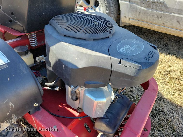 image for item EE0875 2017 Country Clipper Boulevard ZTR lawn mower