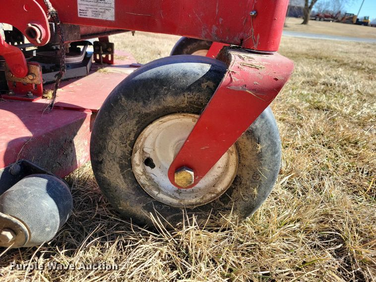 image for item EE0875 2017 Country Clipper Boulevard ZTR lawn mower