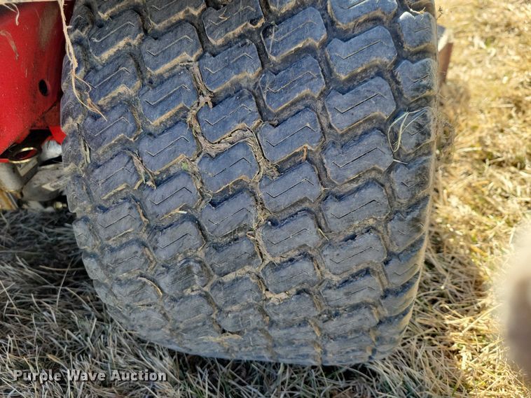 image for item EE0875 2017 Country Clipper Boulevard ZTR lawn mower