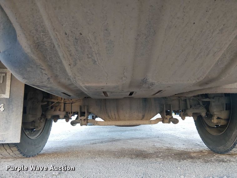 image for item EE5151 2016 RAM 5500 Crew Cab flatbed truck