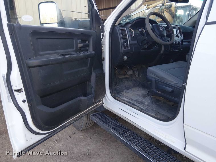 image for item EE5151 2016 RAM 5500 Crew Cab flatbed truck