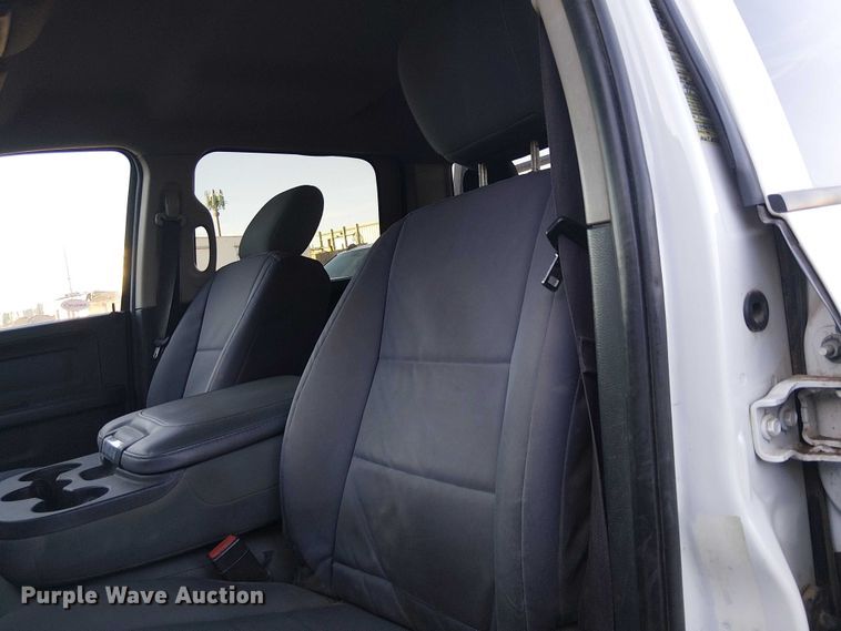 image for item EE5151 2016 RAM 5500 Crew Cab flatbed truck